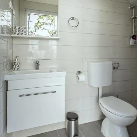 In Kastel Novi With Terrace, Air Conditioning, Wifi, Washing Machine 5104-2 Apartamento Kaštela