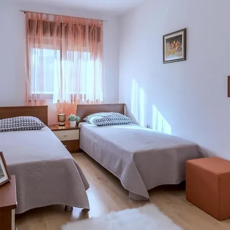 Apartamento In Kastel Novi With Terrace, Air Conditioning, Wifi, Washing Machine 5104-2 Kaštela